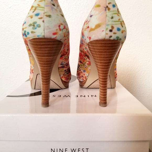 Nine West Watercolor Floral Heels - Picture 4 of 6